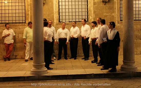 KLAPA SUBRENUM > in der Altstadt von Dubrovnik