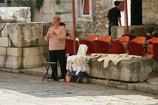 HÄKELARBEITEN > in Split´s Altstadt