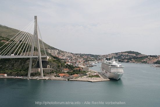 DUBROVNIK > Hafen Gruz > Kreuzfahrtschiff