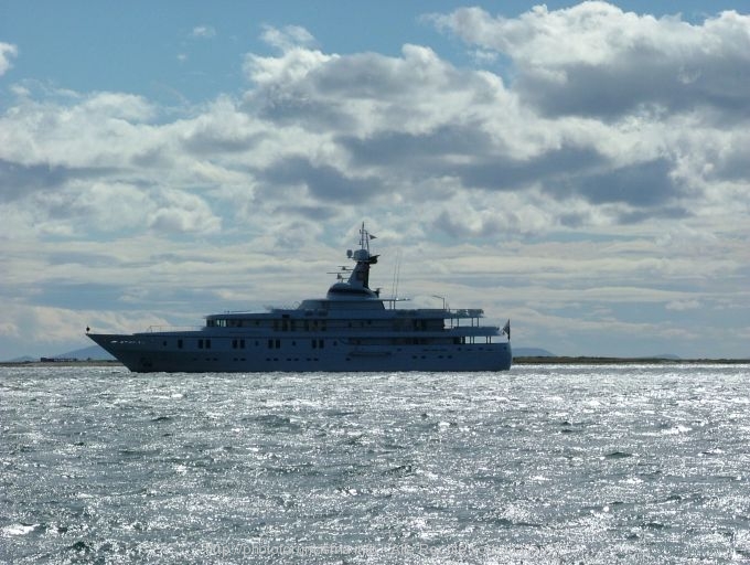 BUCHT VON MEDULIN > Ecclestones Yacht