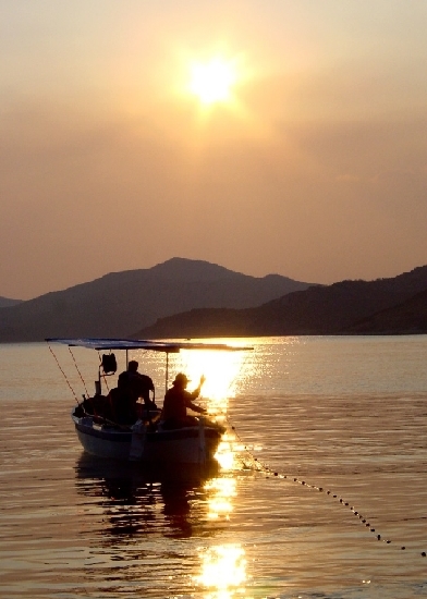 Bucht Janska bei Slano > Netz legen bei Sonnenuntergang