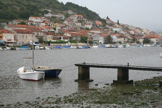 Vela Luka > Land unter > Hafen