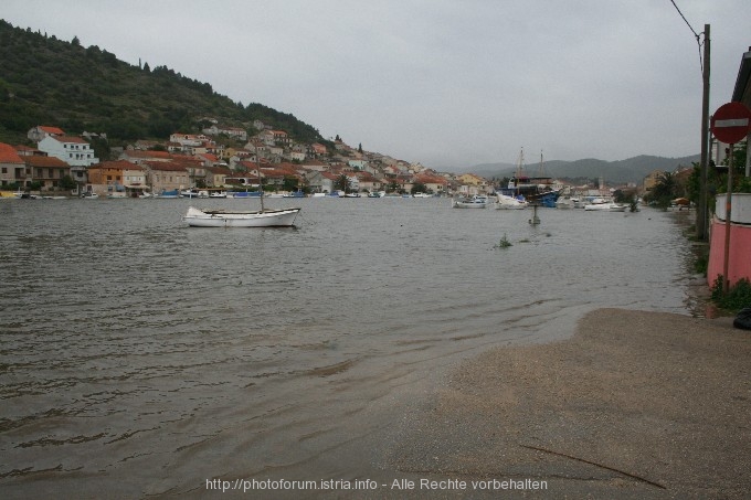 Vela Luka > Land unter > Hafen 6