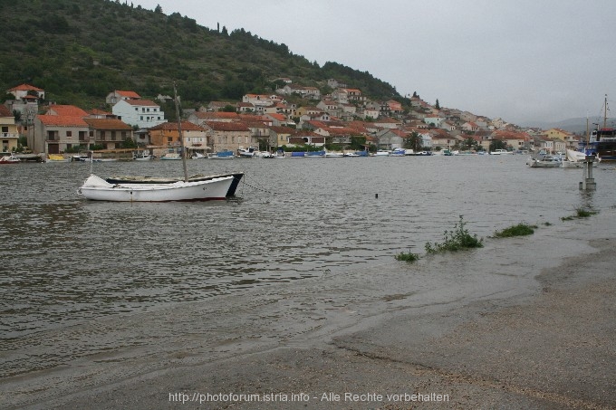 Vela Luka > Land unter > Hafen 5