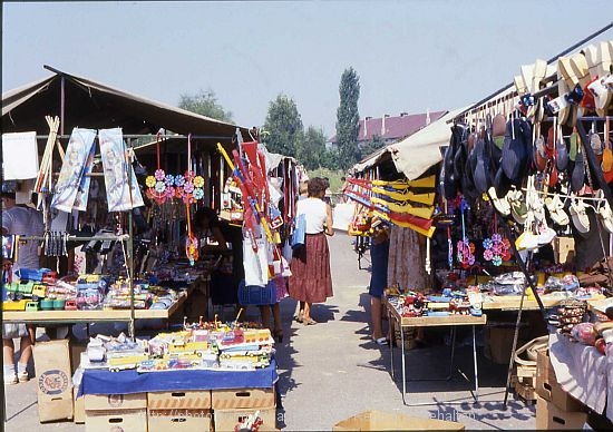 KUTINA > Markt-Treiben