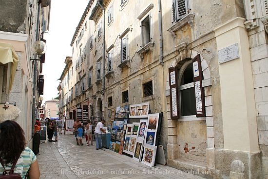 POREC > Verkaufsstand von Gemälden