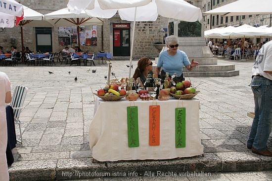 DUBROVNIK > Marktstand in der Altstadt