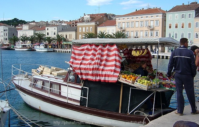 1. Platz < BURKI > MALI LOSINJ > mobile Markthalle