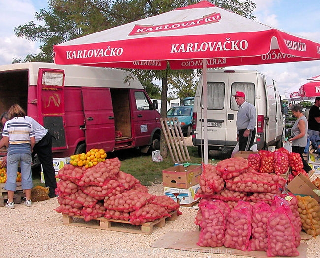 VODNJAN > Bauernmarkt > Kartoffelstand