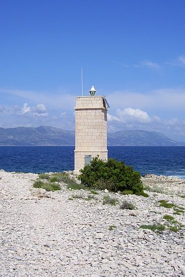 INSEL KORCULA > Lumbarda > Leuchtturm am Rt Raznjic