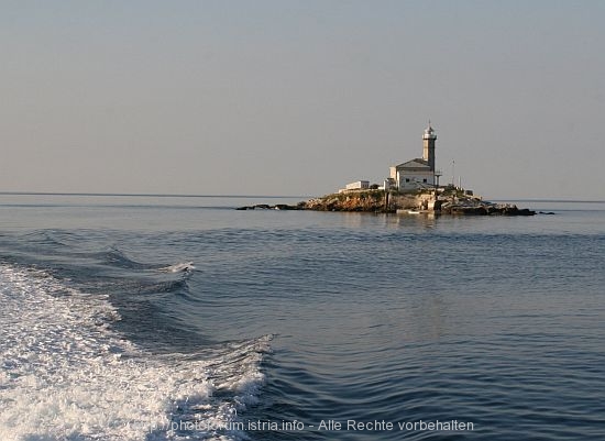 ADRIA > Leuchtturm vor Rovinjs Küste