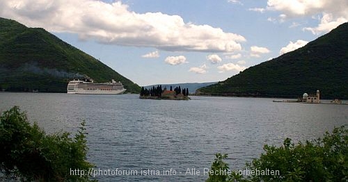 BUCHT VON RISAN > Klosterinsel > Montenegro