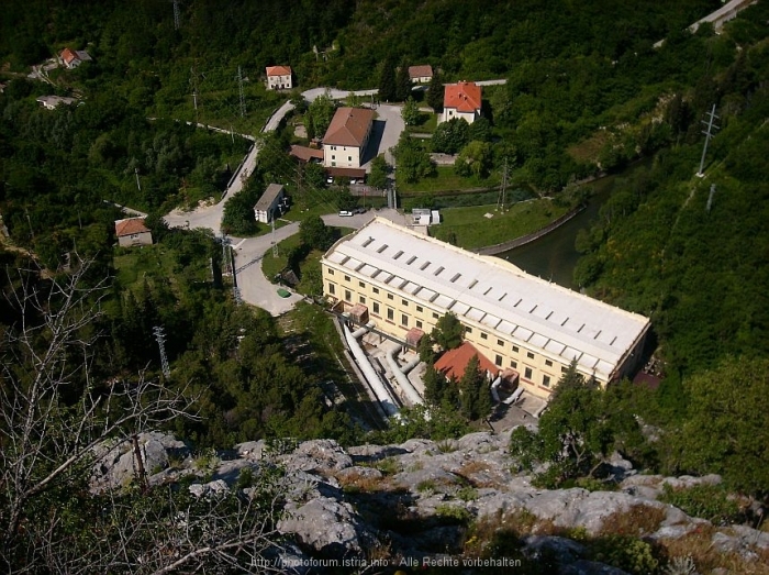 CETINA-TAL > Kraftwerk bei Zadvarje