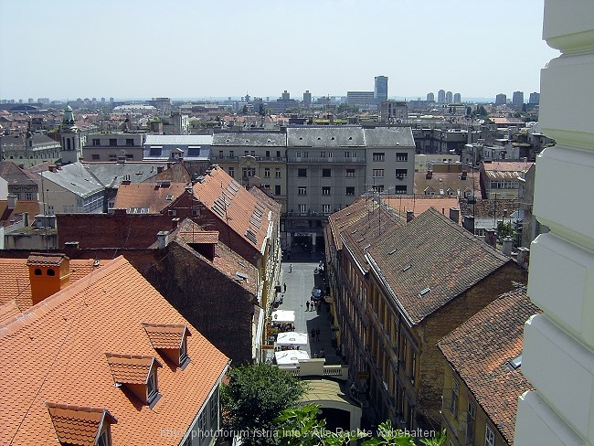 ZAGREB > Blick von der Oberstadt Gradec