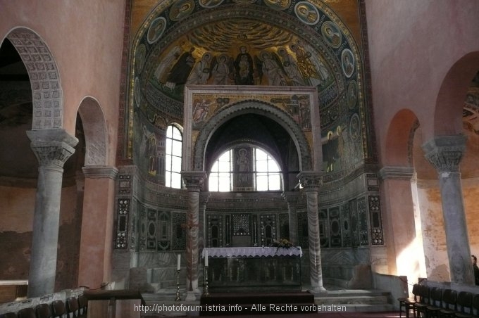 POREC > Euphrasius-Basilika > Altar der Basilika