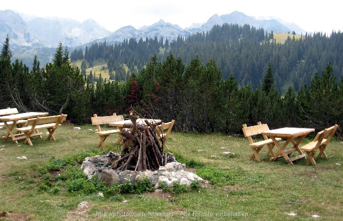 Zabljak > Zum Restoran Momcilov Grad 2