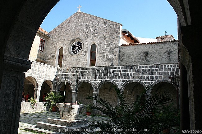 KLOSTERINSEL KOSLJUN > Kirche Mariä Verkündigung und Kreuzgang