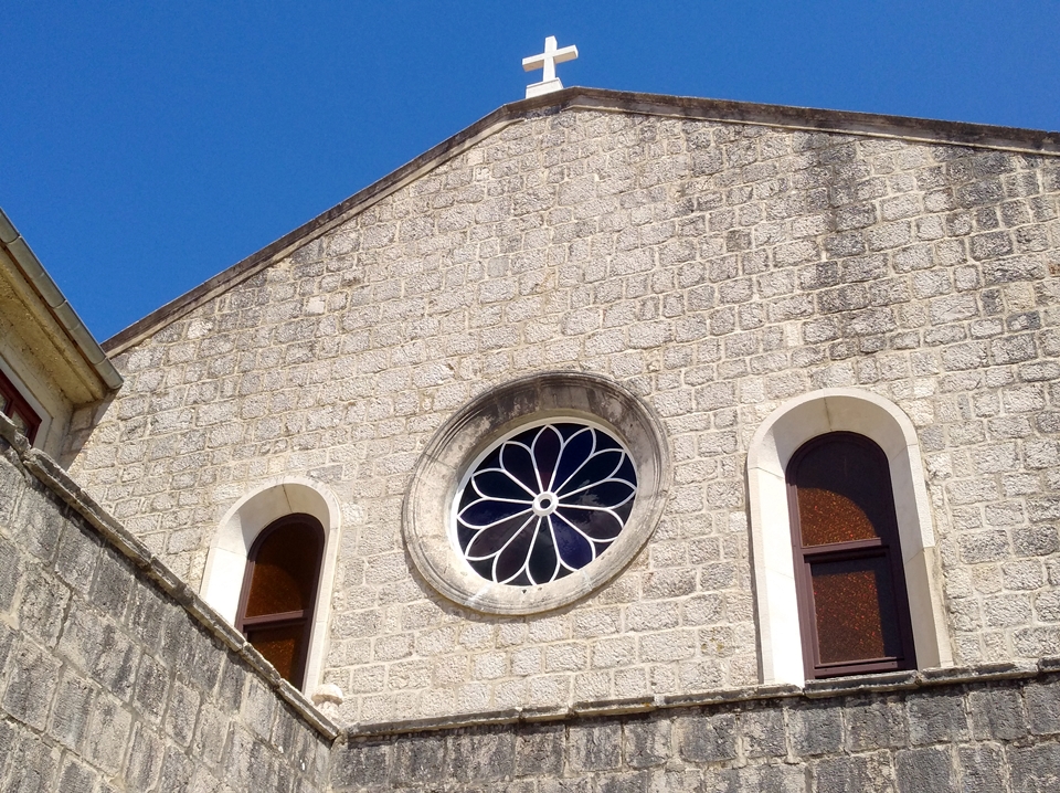 * Insel Krk > KOSLJUN > Kirche Mariä Verkündigung