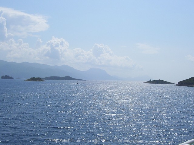 KORCULA > Überfahrt nach Orebic > Blick auf vorgelagerte Inseln
