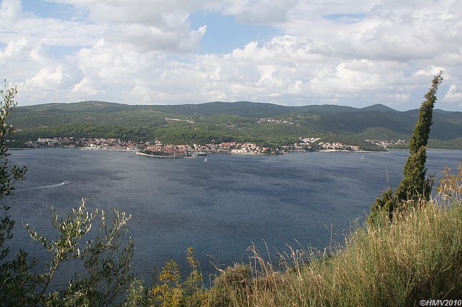 OTOK KORCULA > Blick von Orebic nach Korcula Stadt