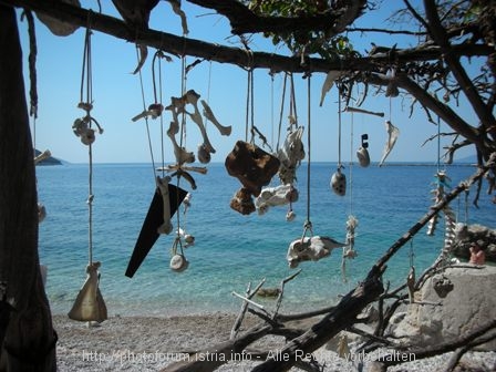 CRES  >  Piratenbucht  >  Ausblick aus der Piratenhöhle