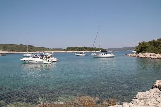 HVAR > Yacht-Idyll