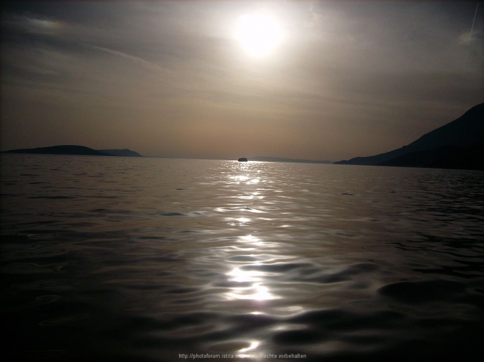 Dalmatien: ZAOSTROG > am Meer