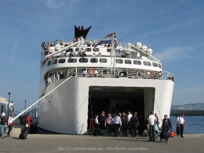 STARI GRAD > Nach Ankunft der Marko Polo