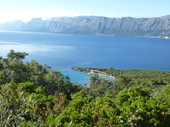 Hvar>Inselstraße>Blick hinunter zum Camp Mlaska