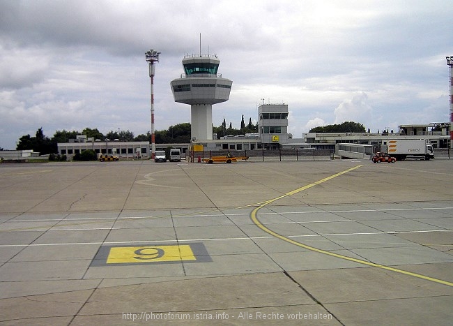 FLUGHAFEN DUBROVNIK > Tower