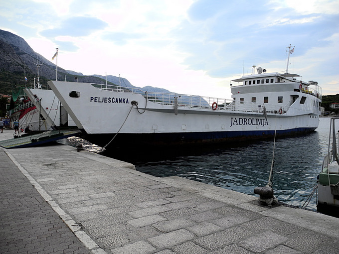 Makarska>Fähre nach Brač