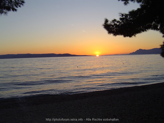 MAKARSKA > *der Tag geht*