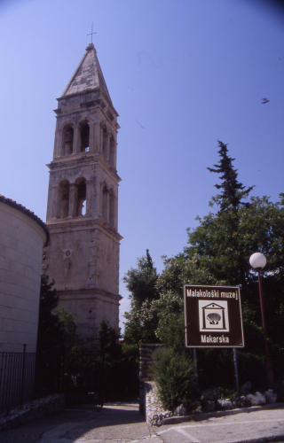 MAKARSKA > Museum Malakoloski > Kirchturm