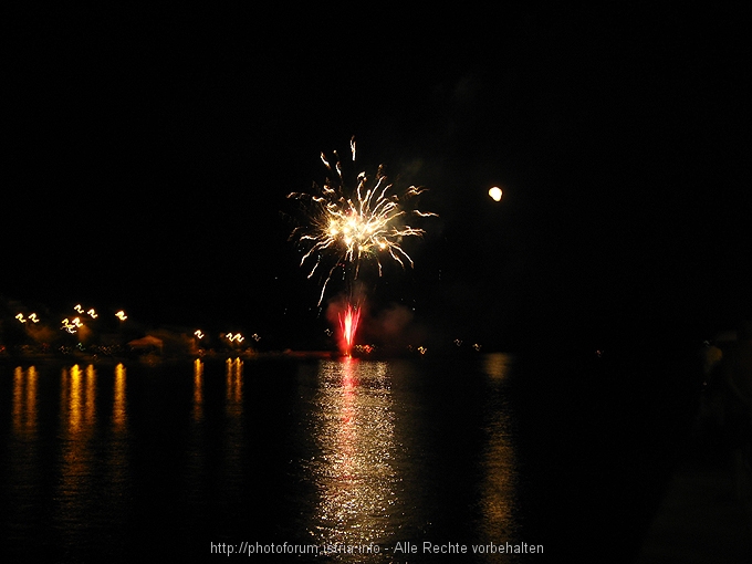 TISNO > Feuerwerk nach dem Eselsrennen