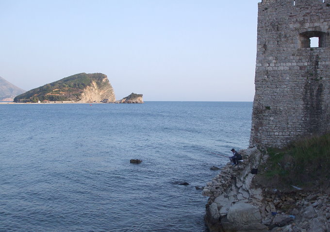 MNE: BUDVA > abendlicher Blick von der Altstadtmauer