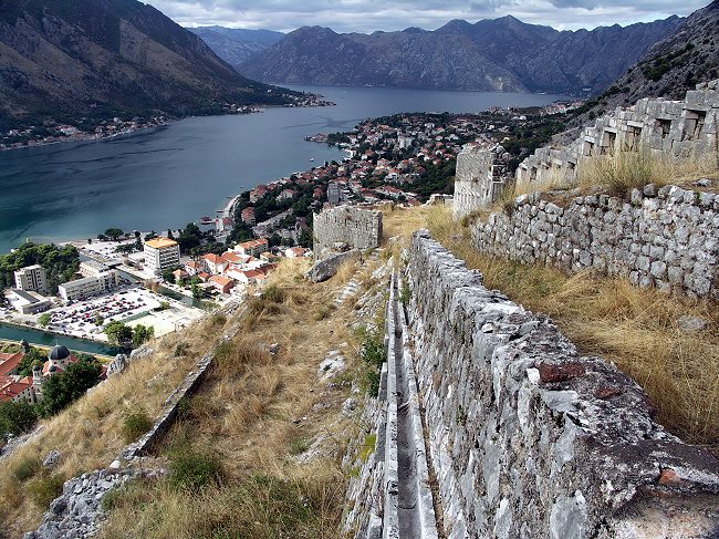 2. Platz < burki > MNE: KOTOR > Panorama