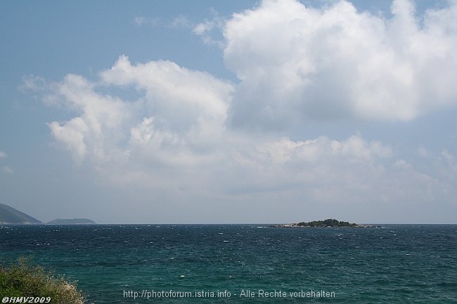 MOLUNAT > Otok Supetric in der Bucht Gornji Molunat