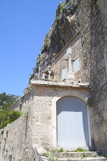 Wanderung nach Blaca 28 > Felsenkloster Blaca