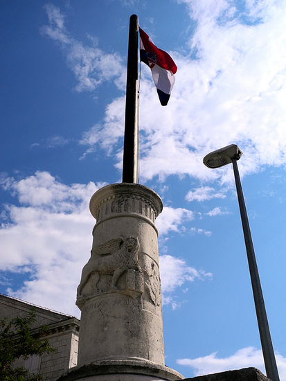 OTOK BRAC > Nerezisca, venezianische Fahnensäule