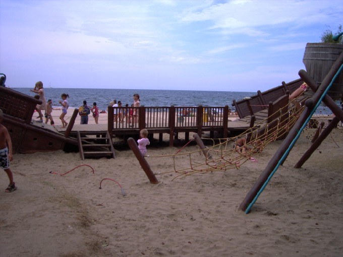 POREC-BORIK > Strand mit Spielplatz