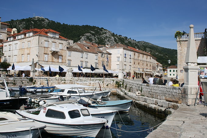 HVAR > Der alte Stadthafen