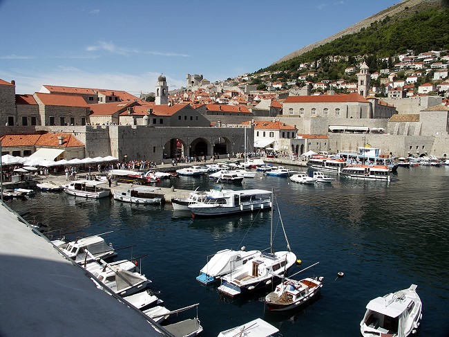 1. Platz < Burki > DUBROVNIK > Alter Hafen > Hafen mit Altstadtkulisse