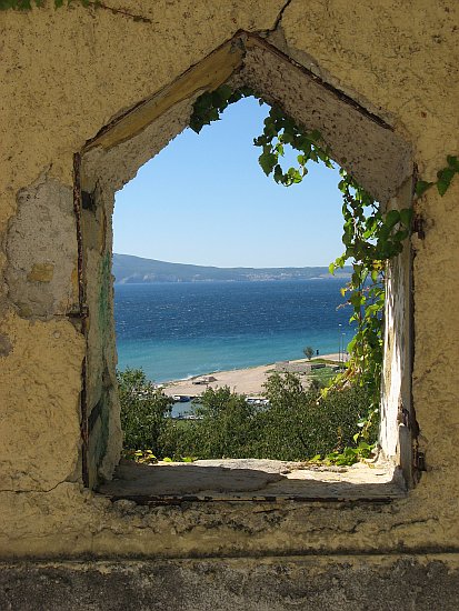 NOVI VINODOLSKI > Blick zur Insel Krk