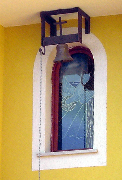 MAJMAJOLA > Fenster im Kinderheim