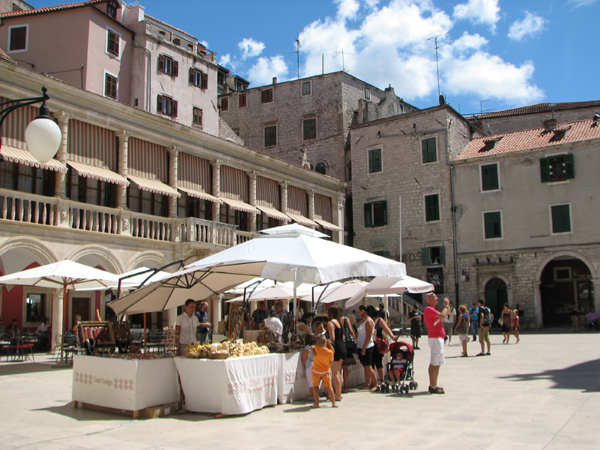 SIBENIK > Souvenirstand