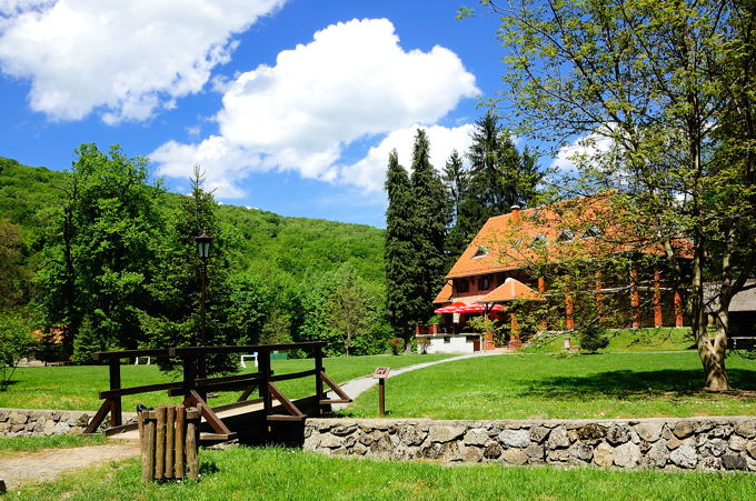 PAPUK-GEBIRGE > Bergsteigerhütte Jankovac