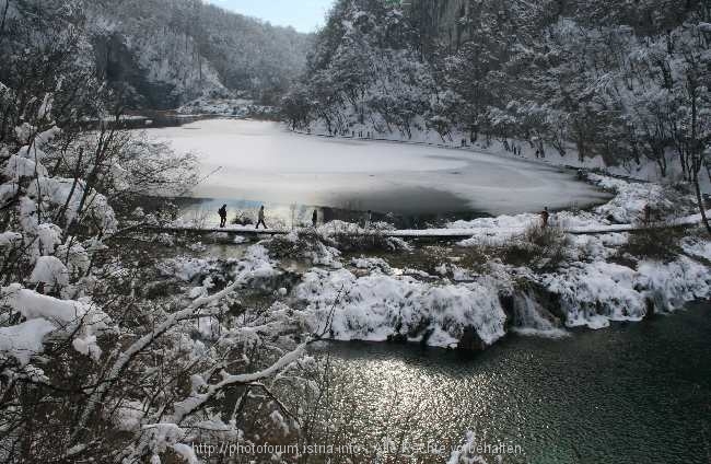 Wintermärchen Plitvice 7