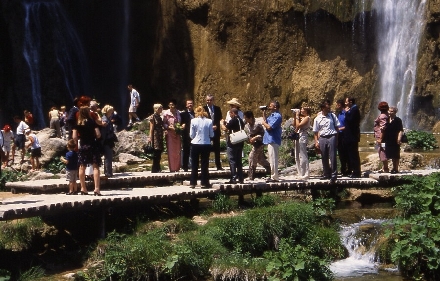 NATIONALPARK PLITVICER SEEN > Hochzeit unterm Veliki Slap in Plitvice