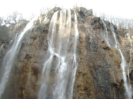 WINTER IM NATIONALPARK PLITVICER SEEN > Veliki slap