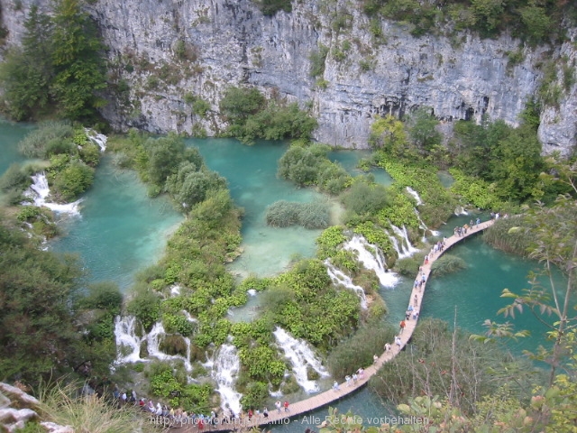 NATIONALPARK PLITVICER SEEN > Jezero Gavanovac > Kalksinterbarriere zum Jezero Kaluderovac